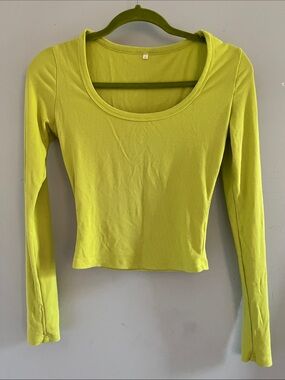 Women’s Lime Ribbed Long-Sleeve Scoop Neck Top